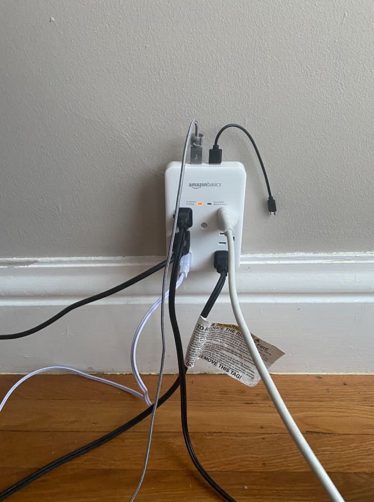 Amazon Basics Rotating 6Outlet Surge Protector Wall Mount Review